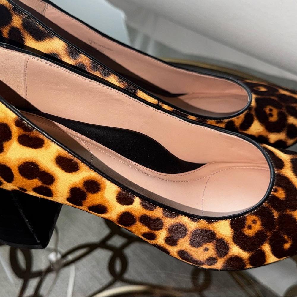 Taryn Rose Animal Print Block Heels - Picture 4 of 4